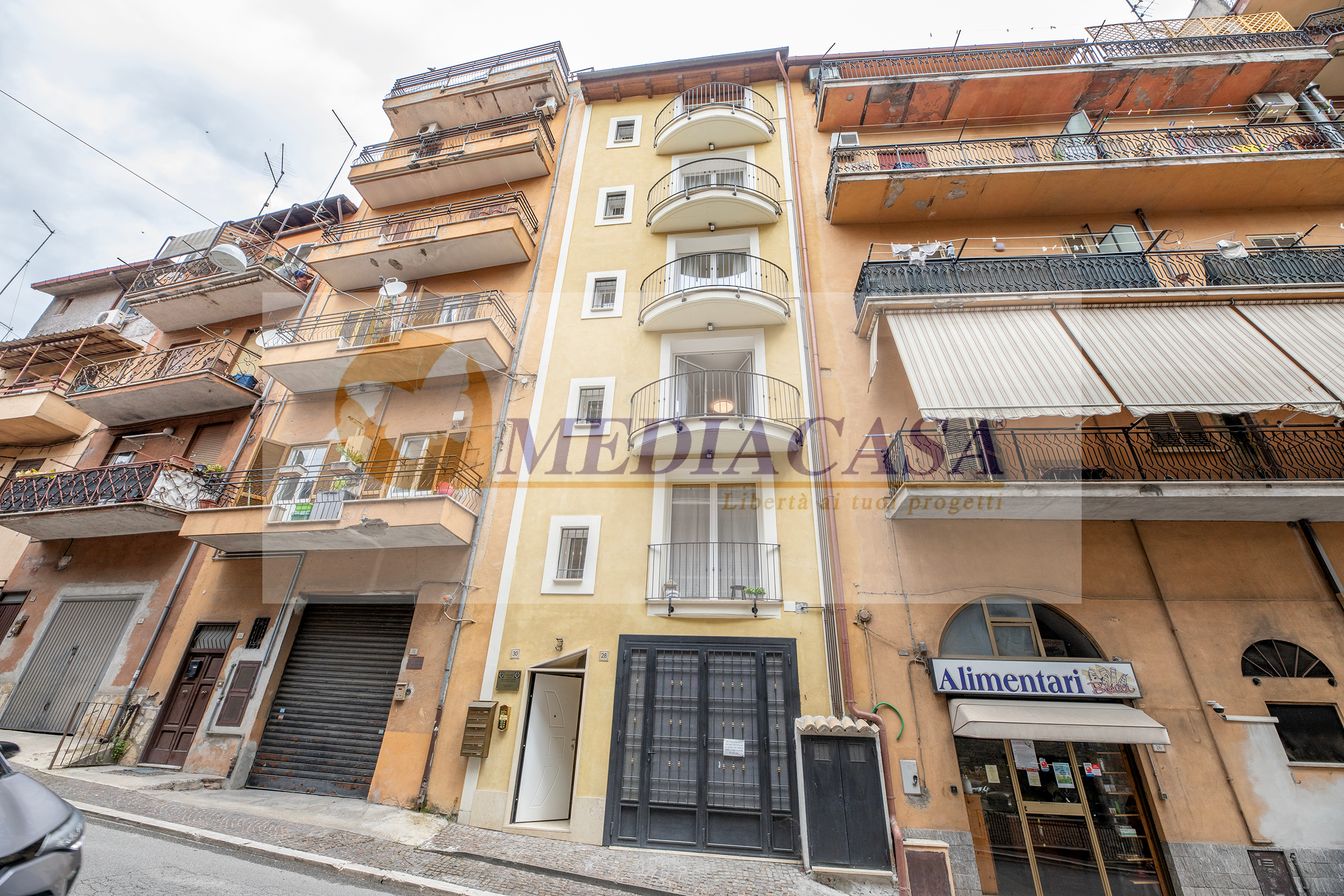 Trilocale in vendita in Via Dante Alighieri, 30