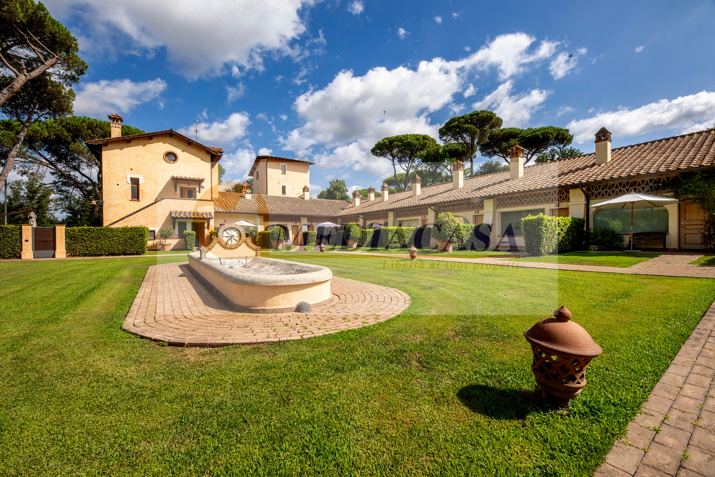 Olgiata-villino a schiera in Vendita