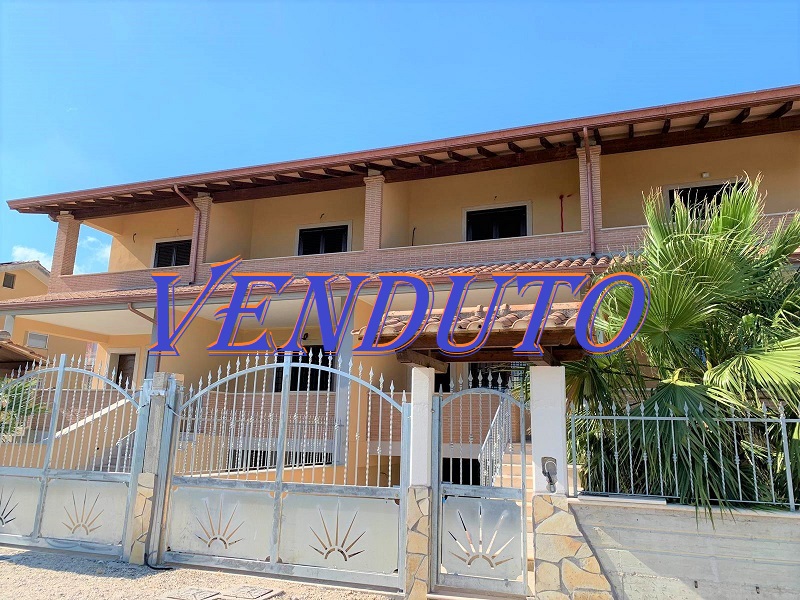 Villini a schiera Aldo di Loreto